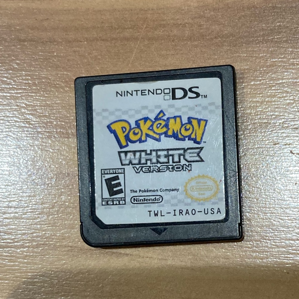 pokémon white nintendo DS card